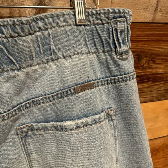 KanCan Bronte Ultra High Rise Paperbag Mom Jeans Light Wash Size 15/31 Trendy - Picture 14 of 16